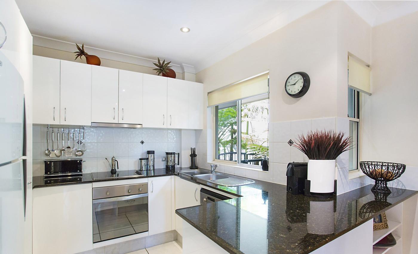 1_46 Britannia Ave, Broadbeach QLD 4218 M-Motion Giselda Accinelli Best Property Manager gold Coast