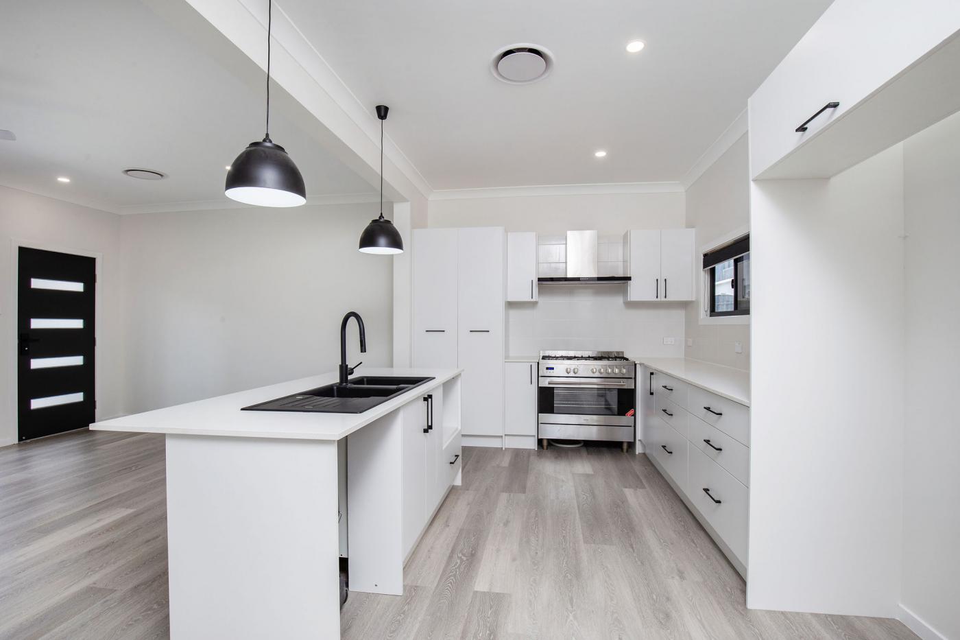 30 Allan St, Southport QLD 4215 M-Motion Giselda Accinelli Best Property Manager Gold Coast