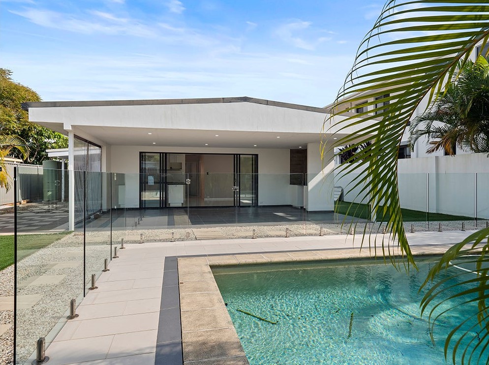 7 Chant St, Broadbeach Waters QLD 4218 M-Motion Giselda Accinelli Best Property Manager Gold Coast