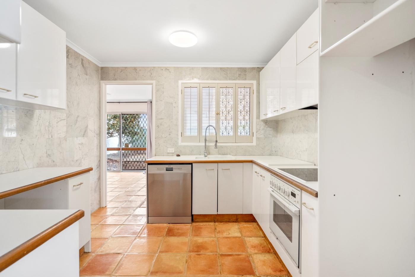 17 st andrews ave, surfers paradise qld 4217, australia M-Motion Giselda Accinelli Best Property Manager Gold Coast