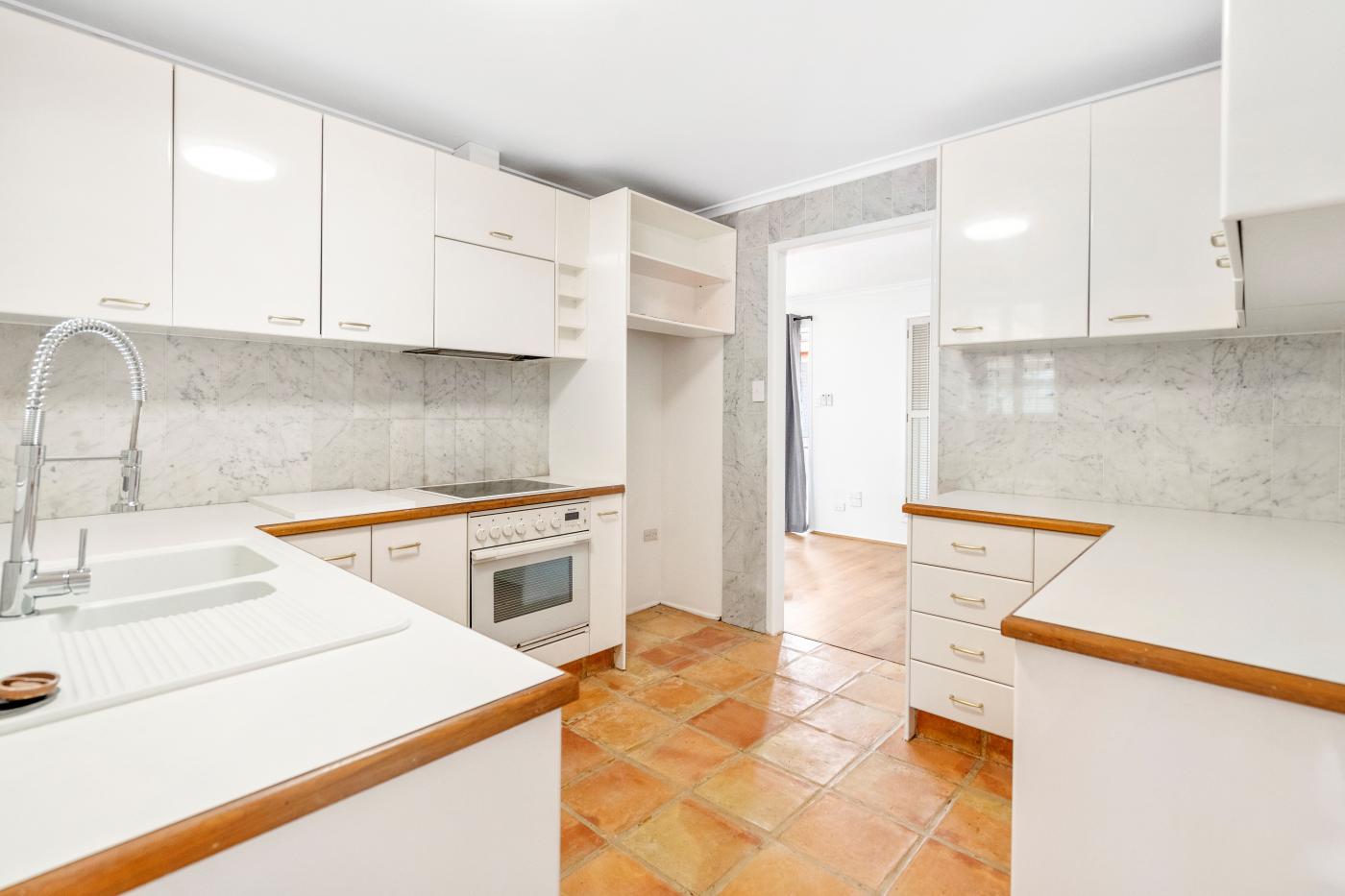 17 st andrews ave, surfers paradise qld 4217, australia M-Motion Giselda Accinelli Best Property Manager Gold Coast