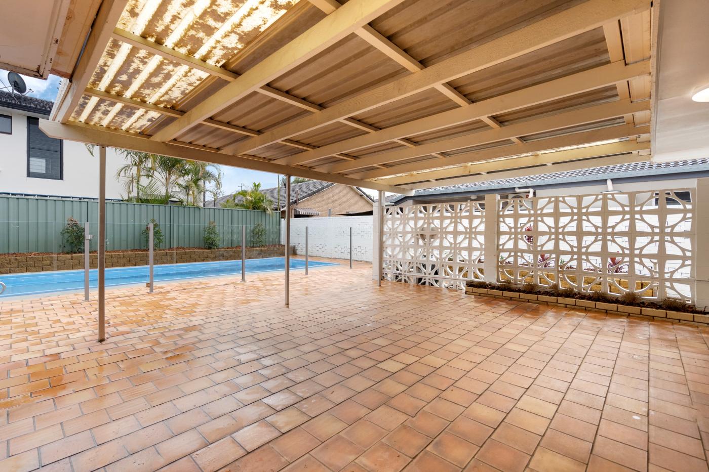 17 st andrews ave, surfers paradise qld 4217, australia M-Motion Giselda Accinelli Best Property Manager Gold Coast