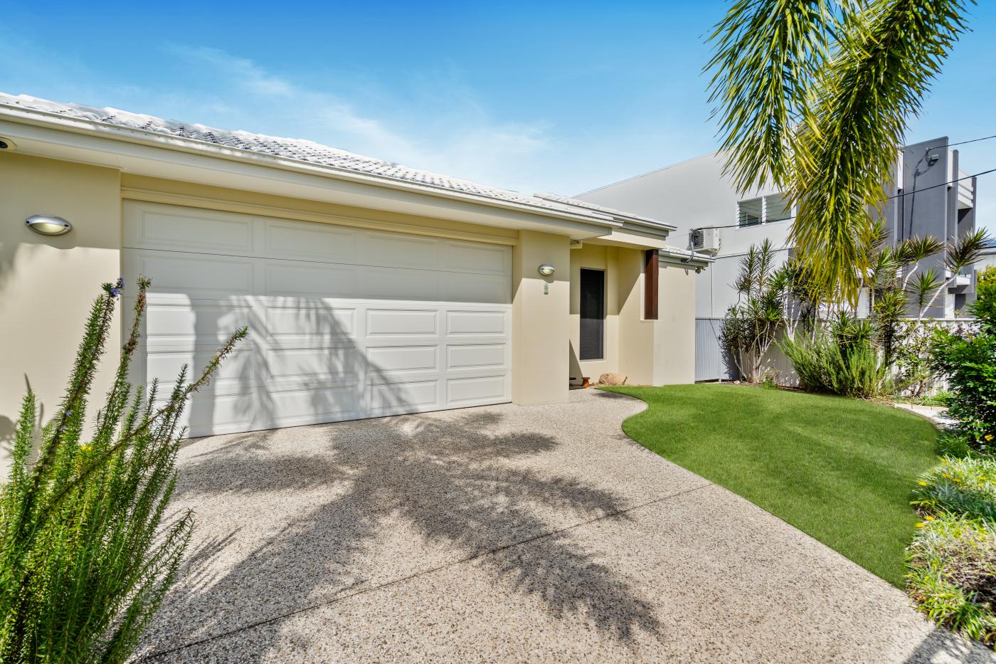 M-Motion Real Estate Agency, 6 Teal Avenue Paradise Point Gold Coast, Lauren Mahon Michael Mahon Best Real Estate Agent