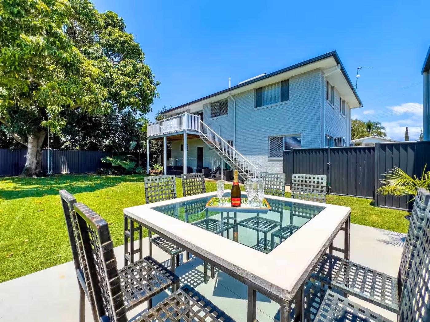 57 Victor Ave, Paradise Point QLD 4216 M-Motion Giselda Accinelli Best Property Manager in Gold Coast