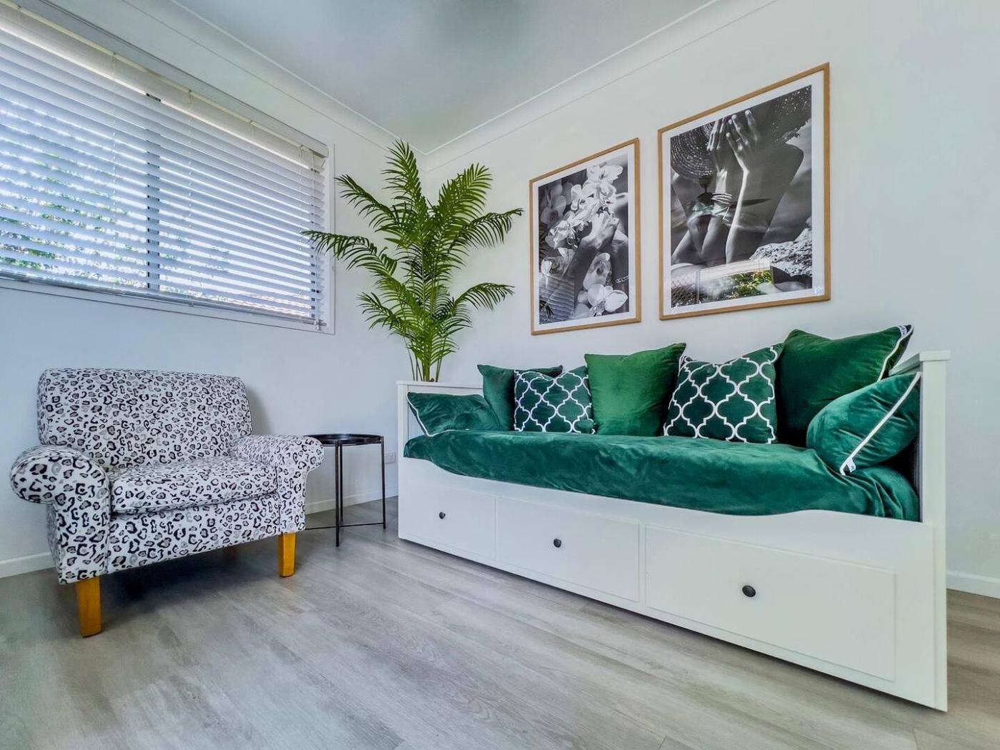 57 Victor Ave, Paradise Point QLD 4216 M-Motion Giselda Accinelli Best Property Manager in Gold Coast
