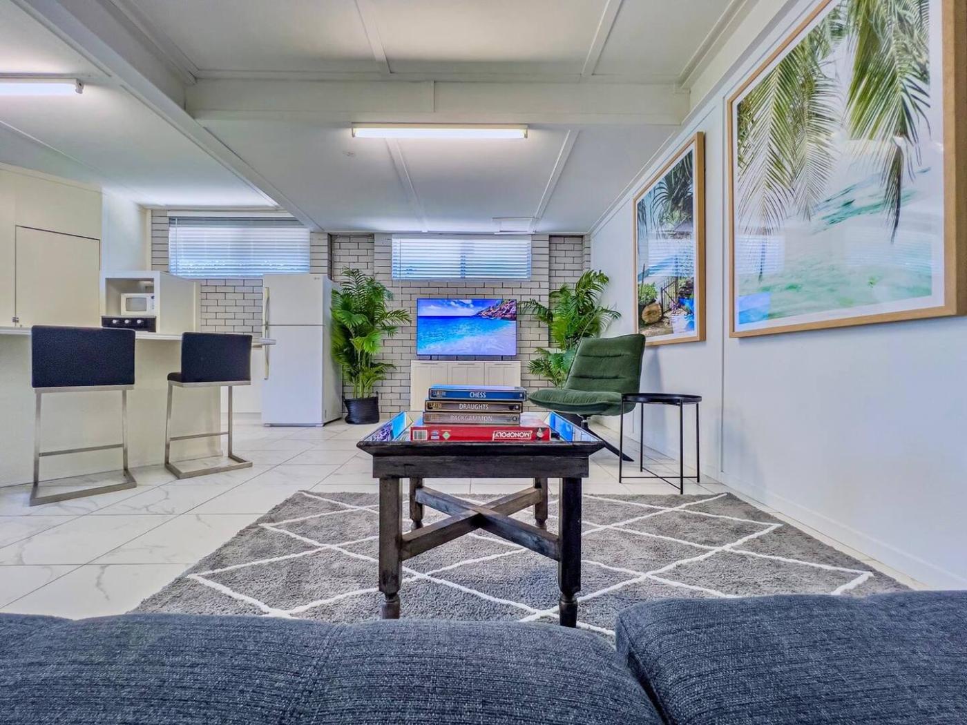 57 Victor Ave, Paradise Point QLD 4216 M-Motion Giselda Accinelli Best Property Manager in Gold Coast