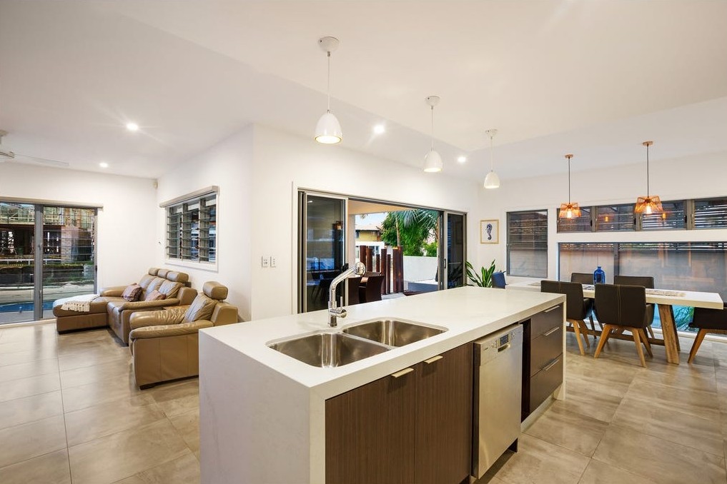 23 Pearl Ky, Broadbeach Waters QLD 4218 M-Motion Giselda Accinelli Best Property Manager in Gold Coast